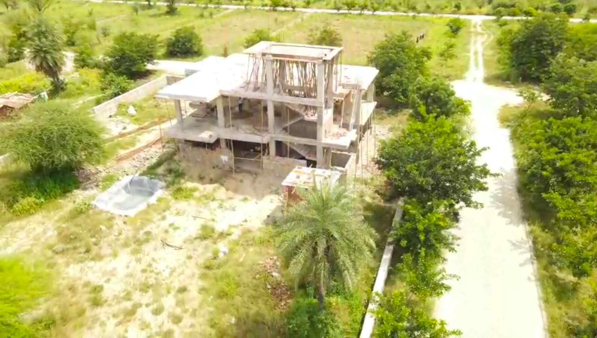 Excellent connectivity to Ajmer Road and Diggi Road, a magnificent 1200 bigha project with all amenities in Jaipur which has plots and farmhouses.